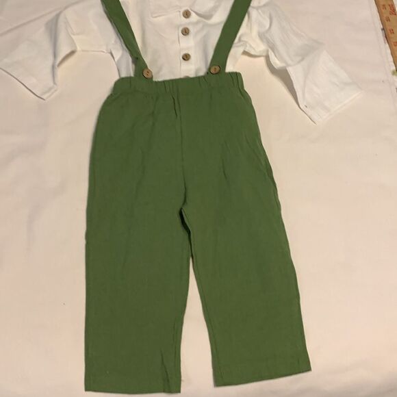 Size 90/2T (see photo sizing) baby boy jumper and white shirt. - Picture 1 of 12